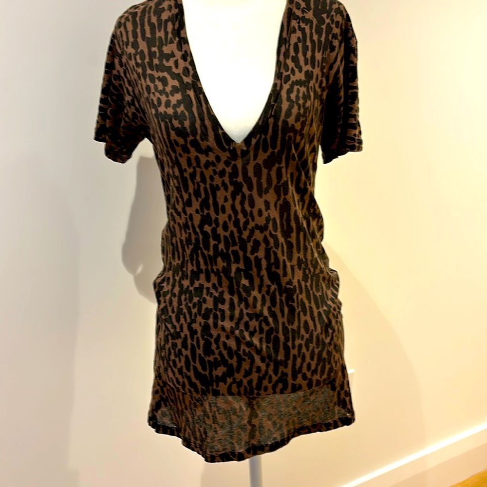 Monrow V neck T-shirt size S